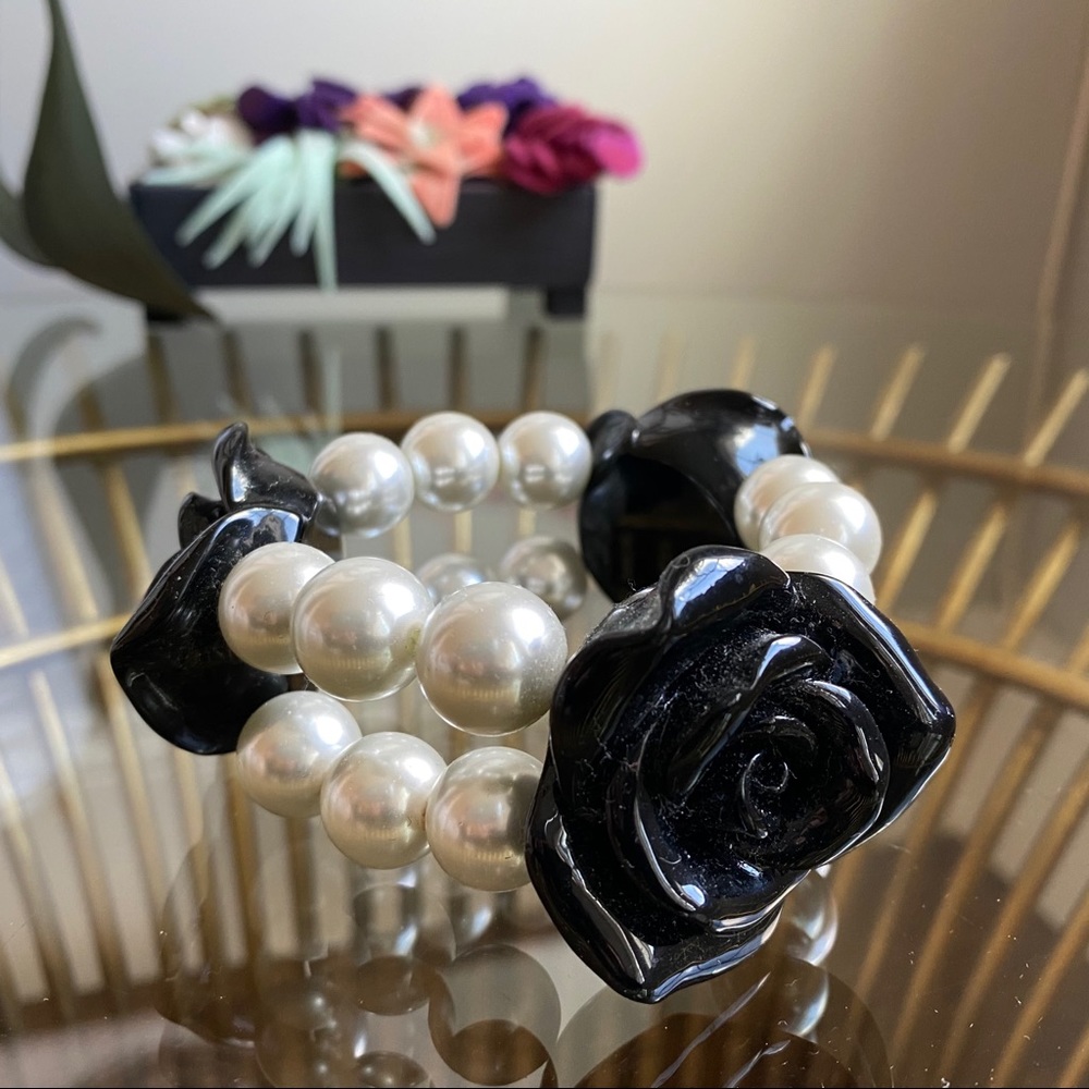 Pearl and Flower Bracelet